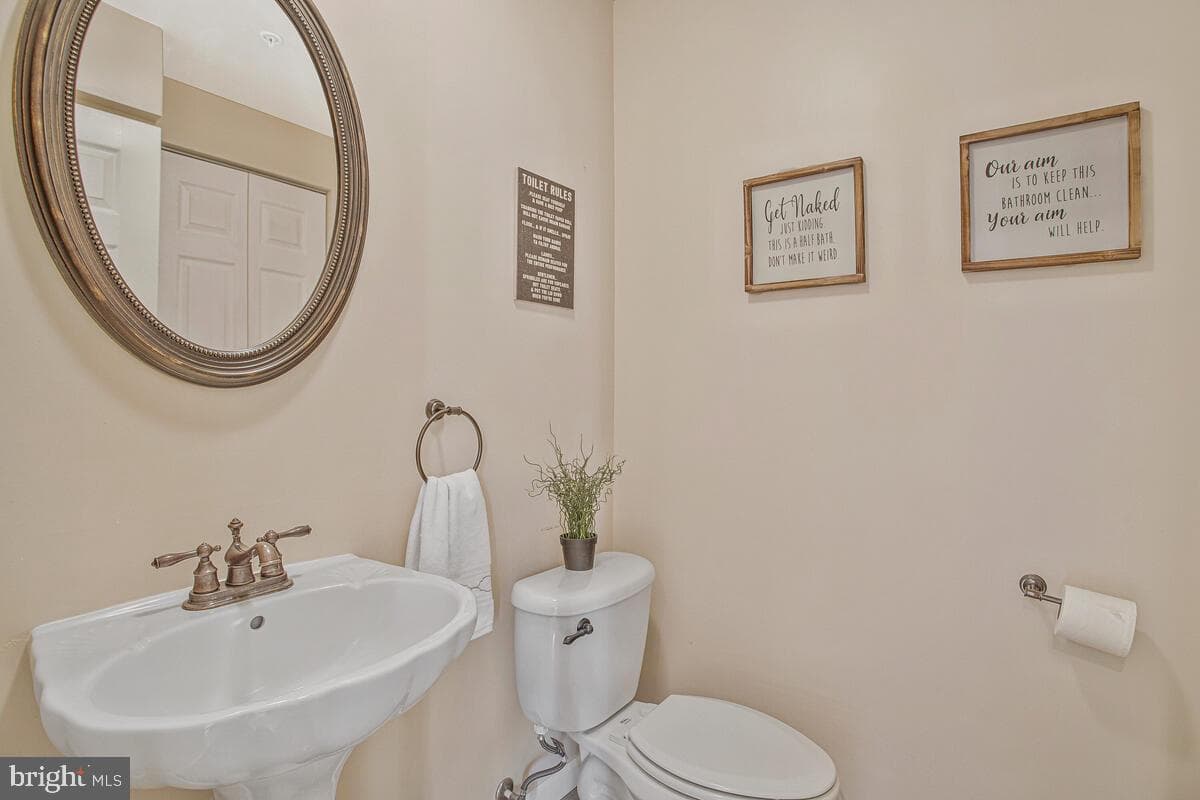 9831 Biggs Road photo 8
