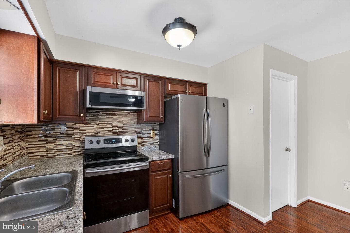 615 Glynock Place photo 20