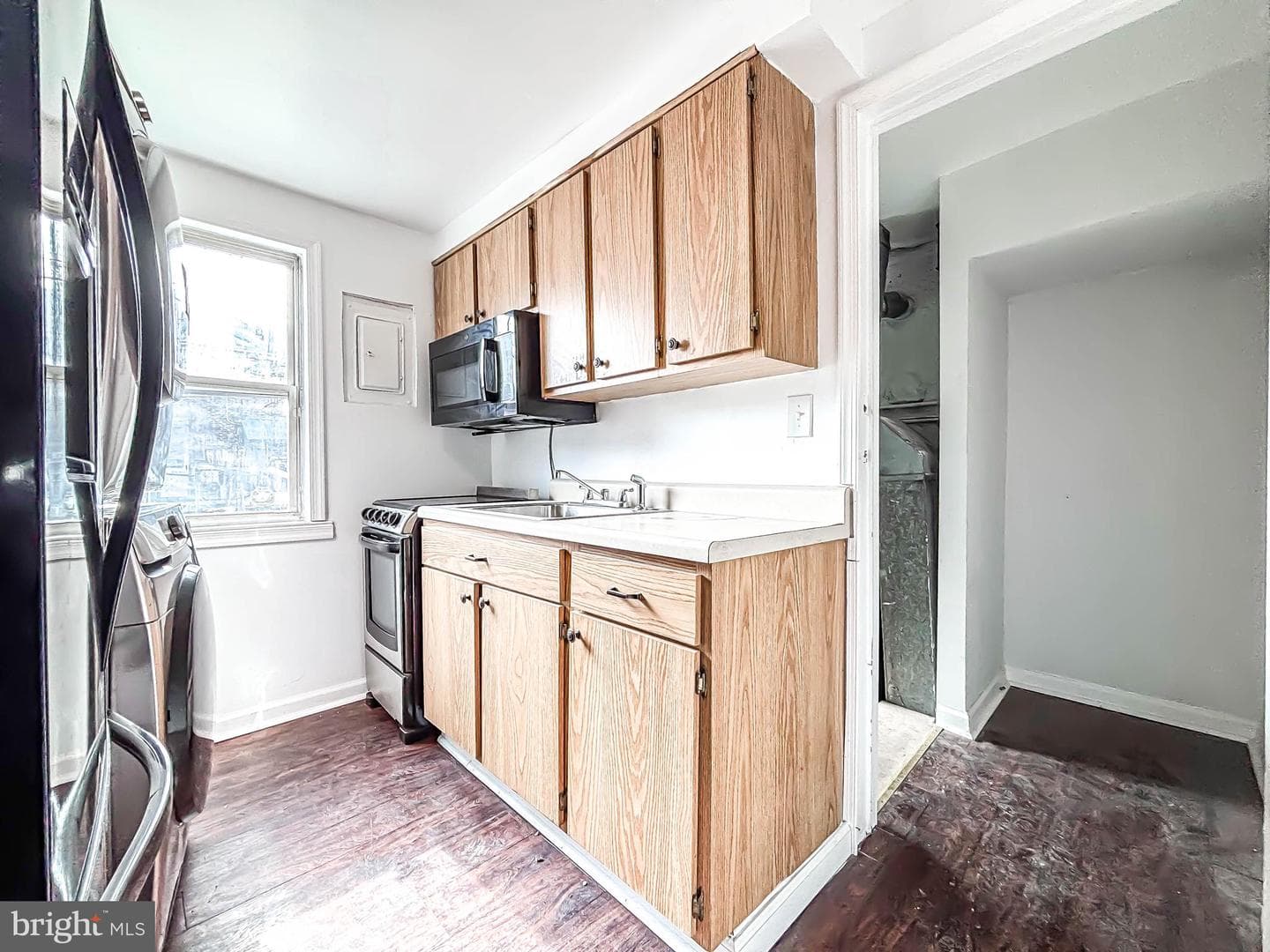 414 Avondale Road photo 14