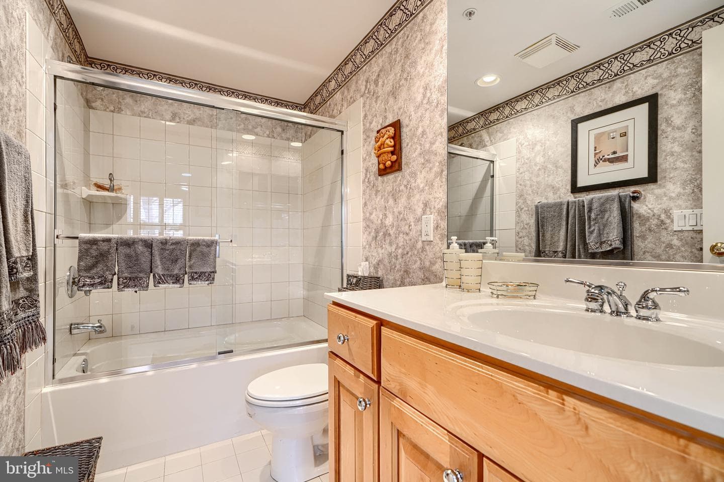8002 Brynmor Court #104 photo 43