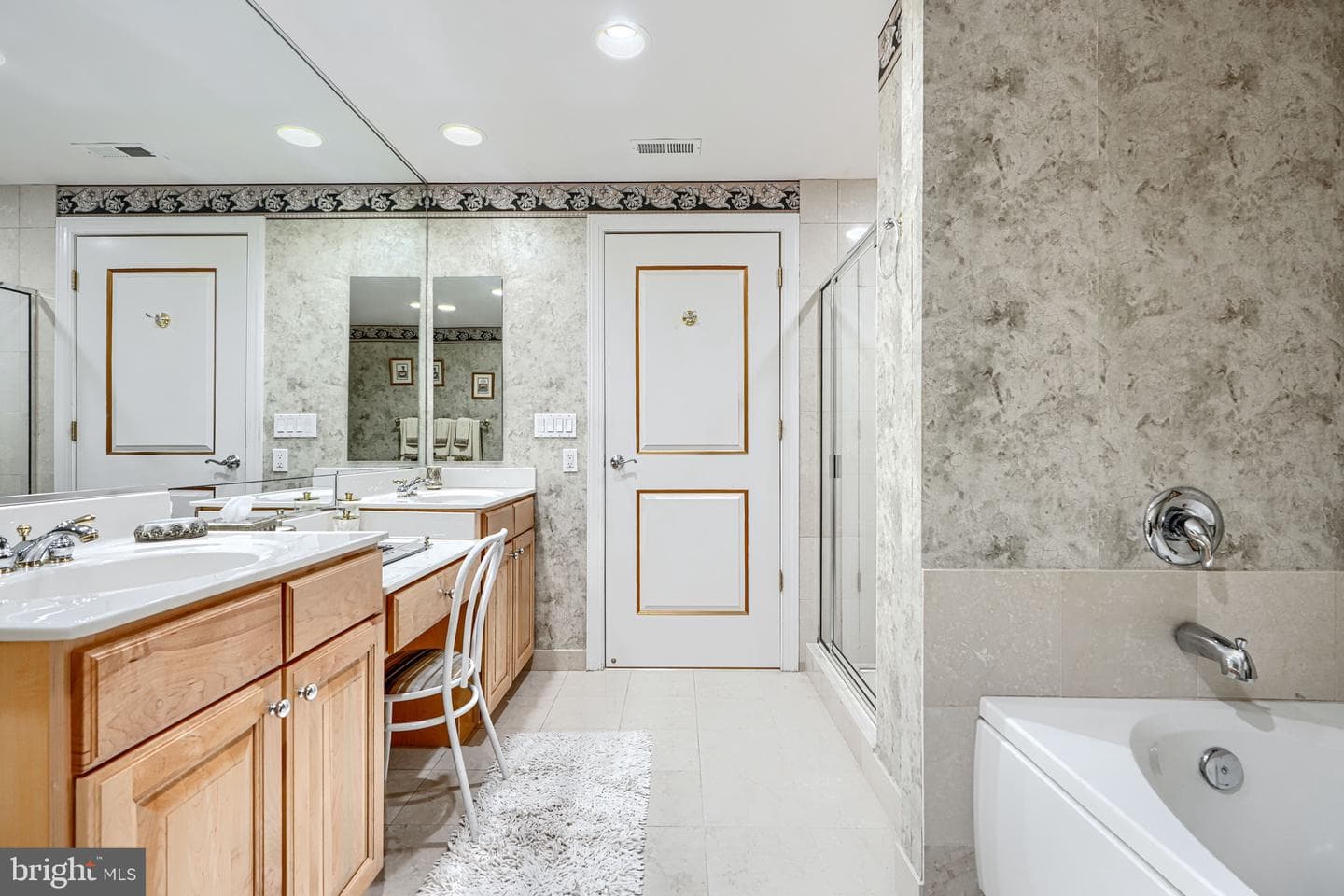 8002 Brynmor Court #104 photo 52