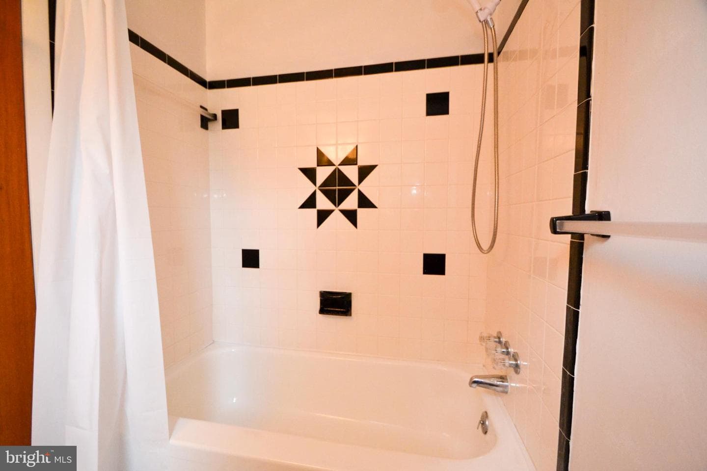 3 Bromwell Court photo 13