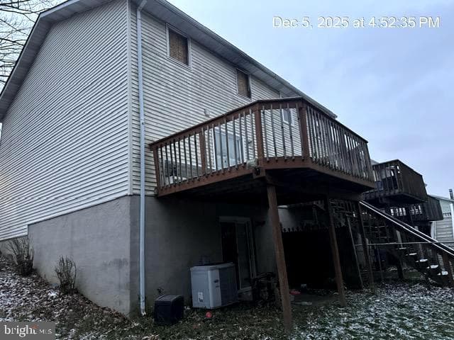 2031 Wintergreen Place photo 2