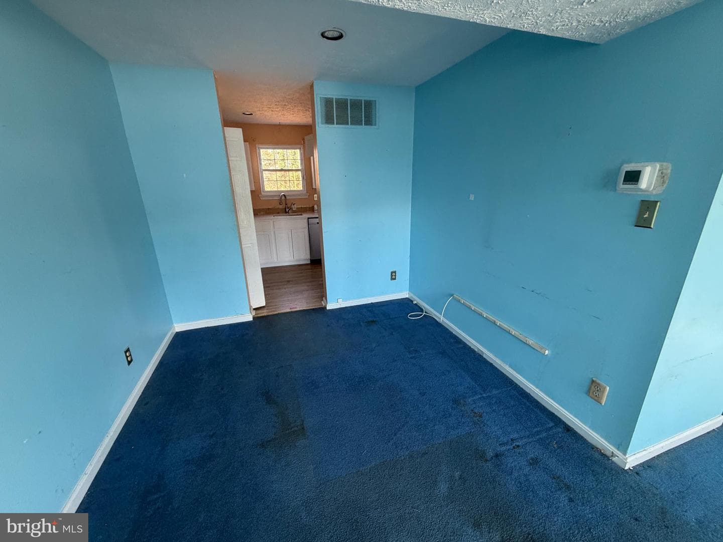 16 W End Court photo 3