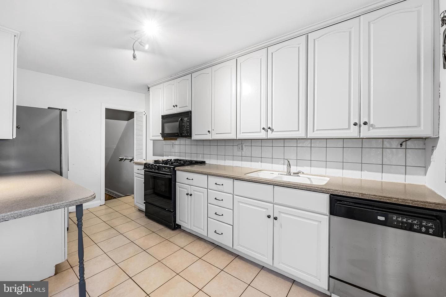 9 Wilfred Court photo 14