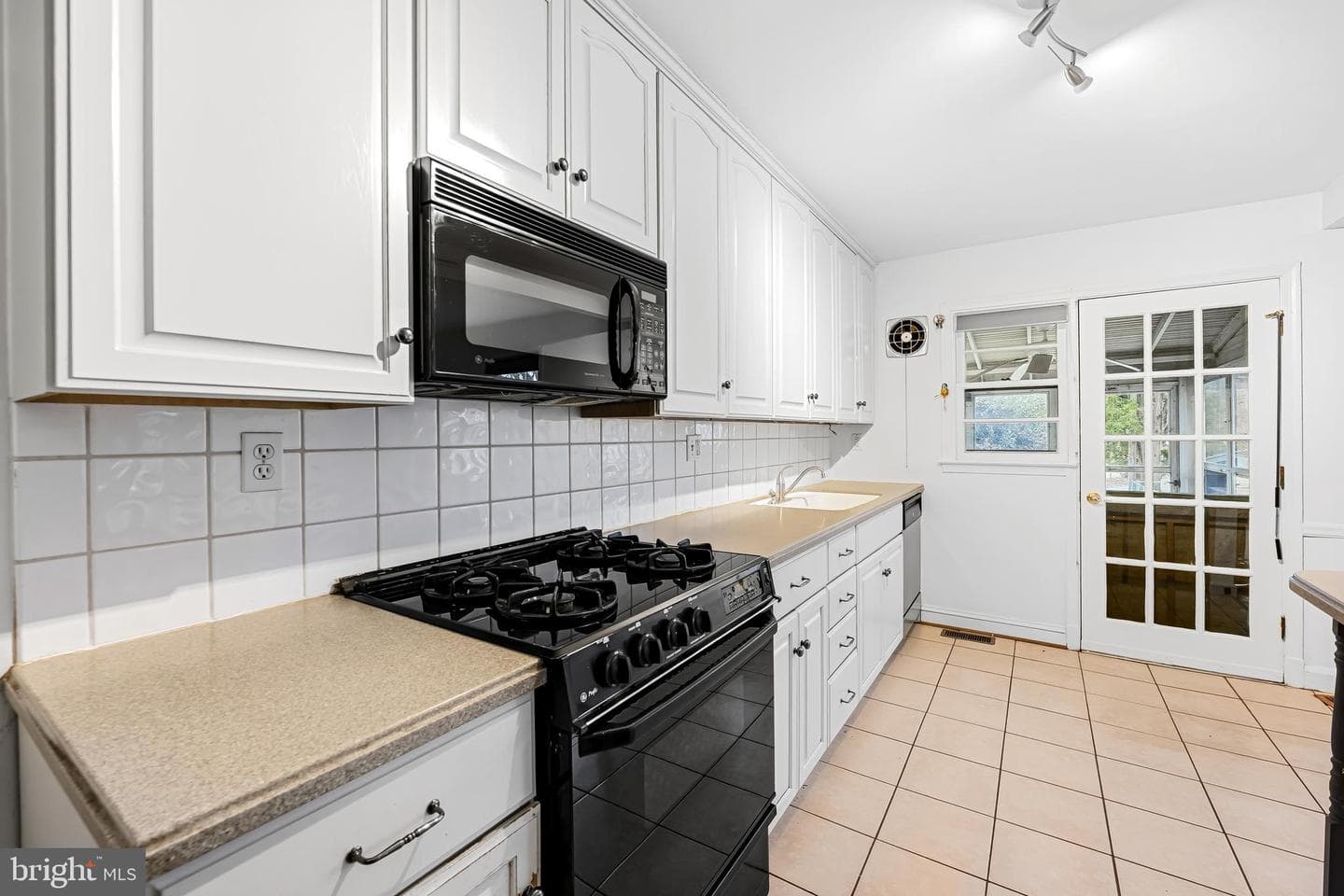 9 Wilfred Court photo 15