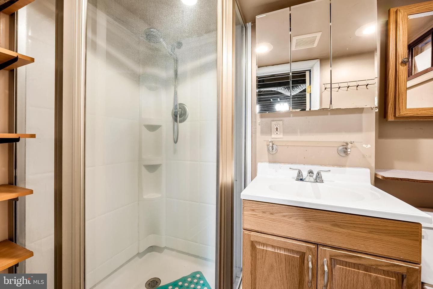 9 Wilfred Court photo 33