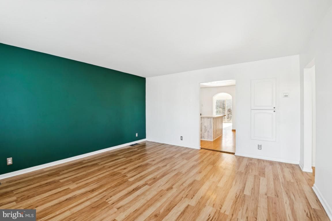 231 Riverview Avenue photo 3