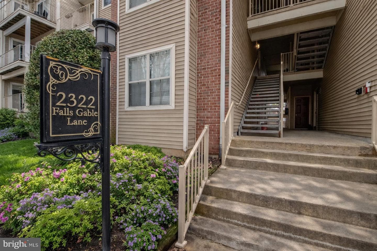 2322 Falls Gable Lane #b photo 3