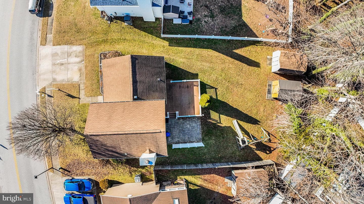 7114 Oliver Beach Road photo 38