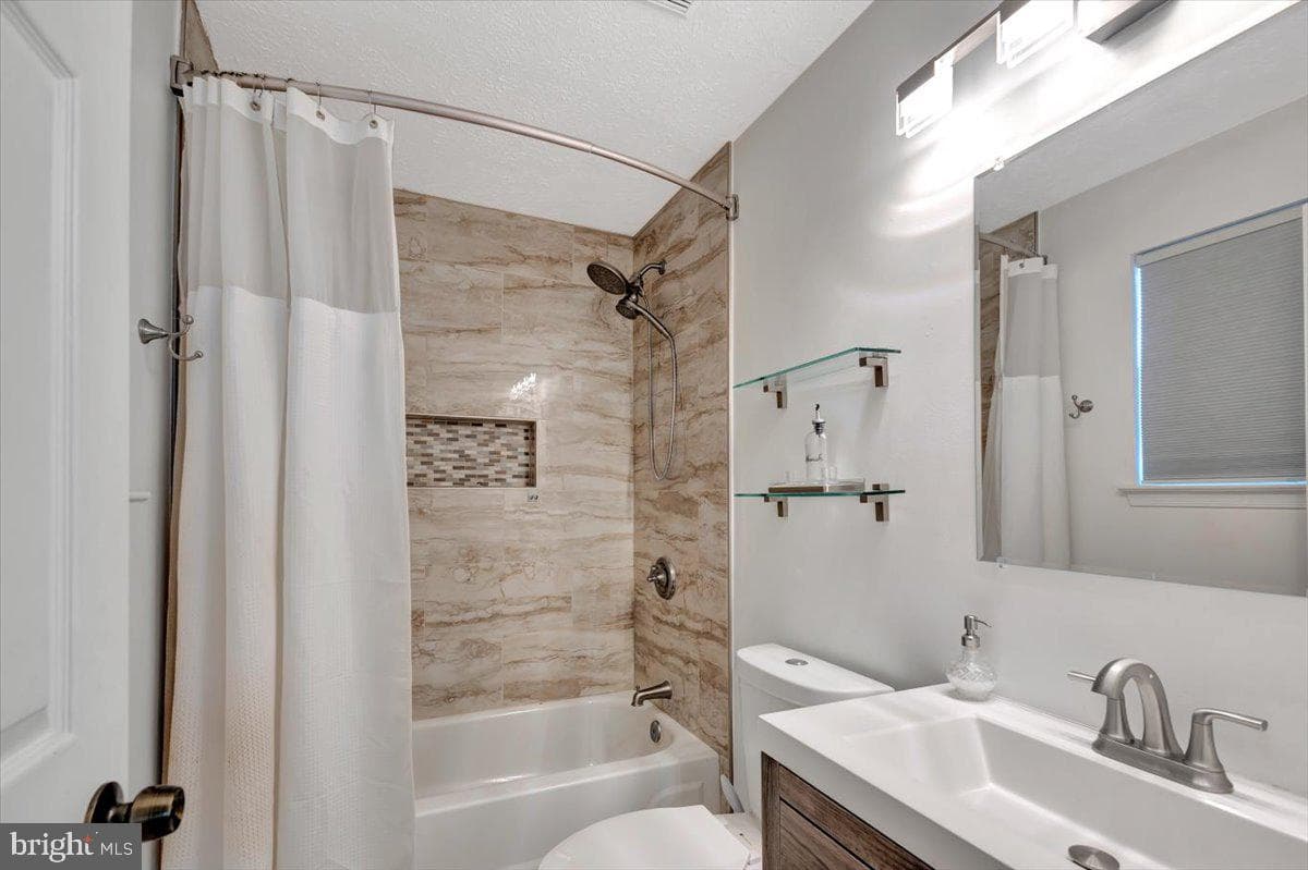 6677 Spring Mill photo 11