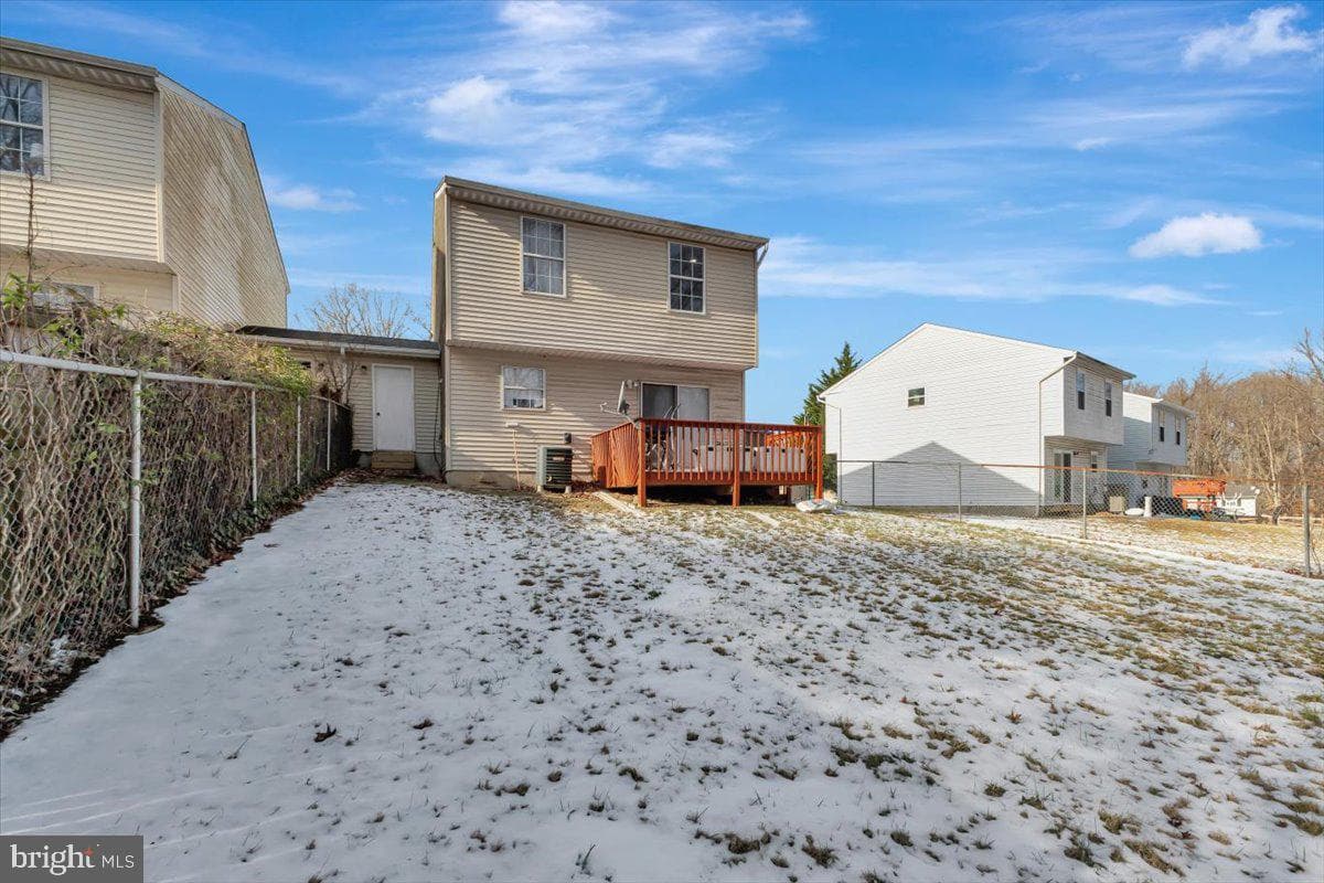 6677 Spring Mill photo 20