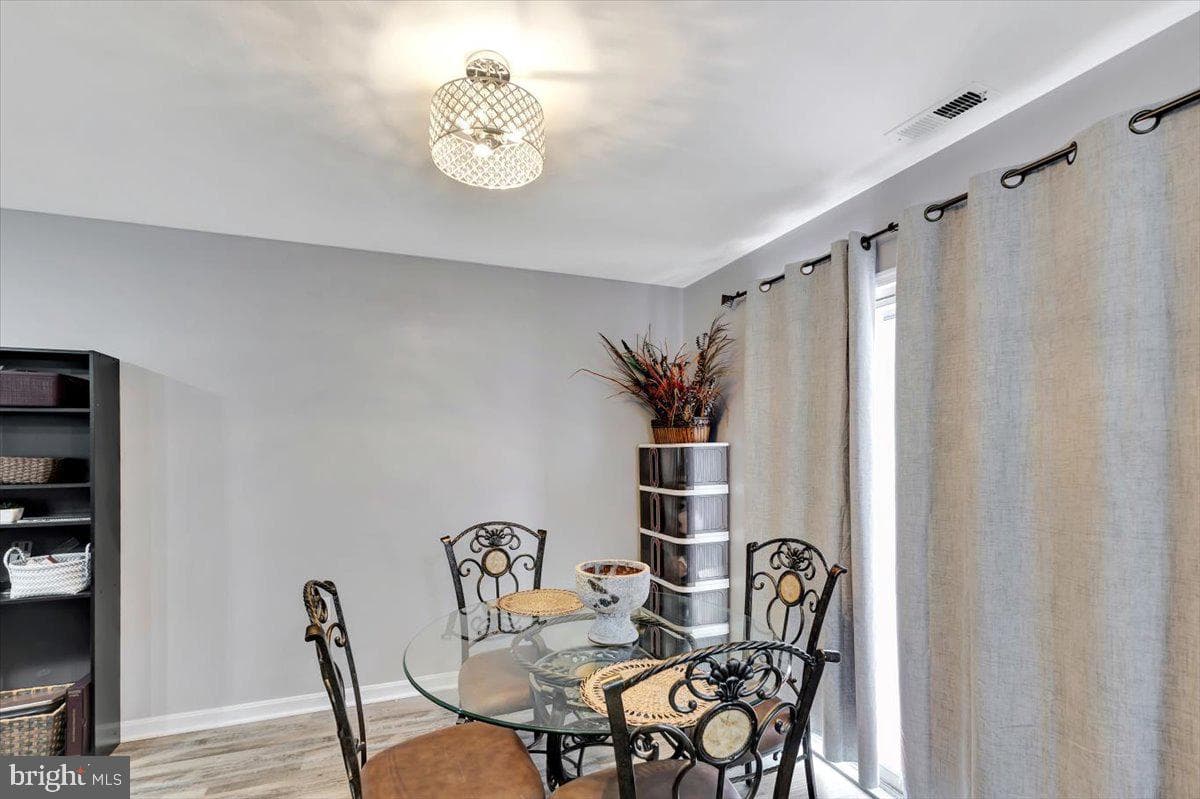 6677 Spring Mill photo 5