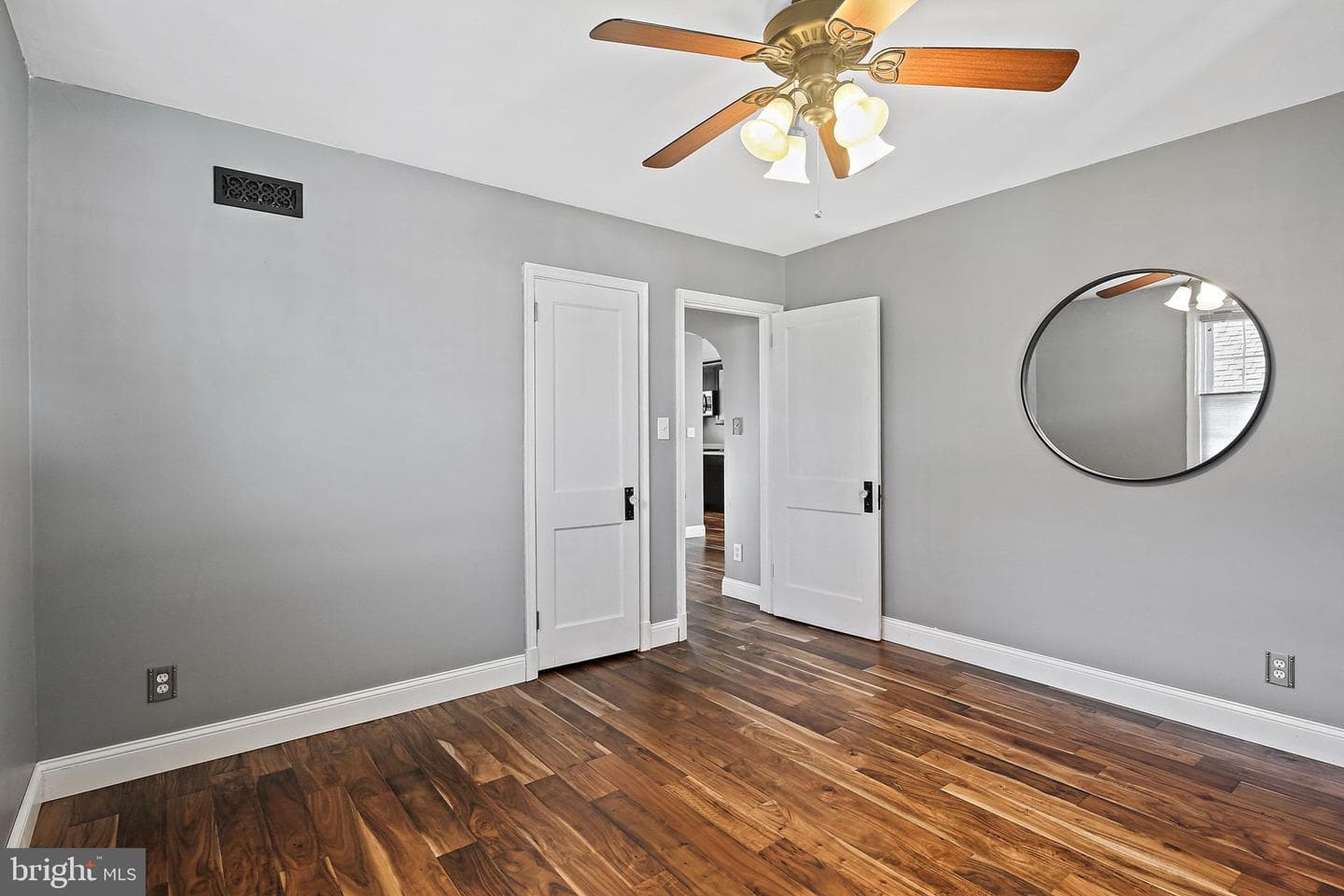 3049 Oak Forest Drive photo 12
