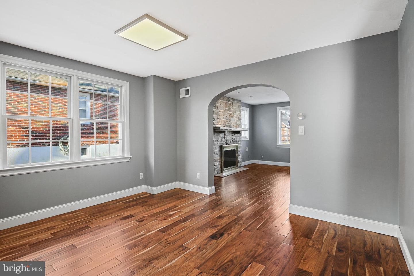 3049 Oak Forest Drive photo 4