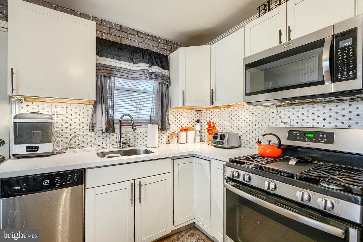 5943 Clayton Avenue photo 12