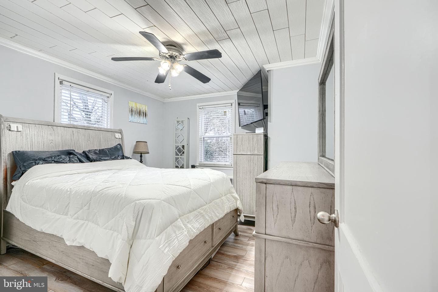 5943 Clayton Avenue photo 15