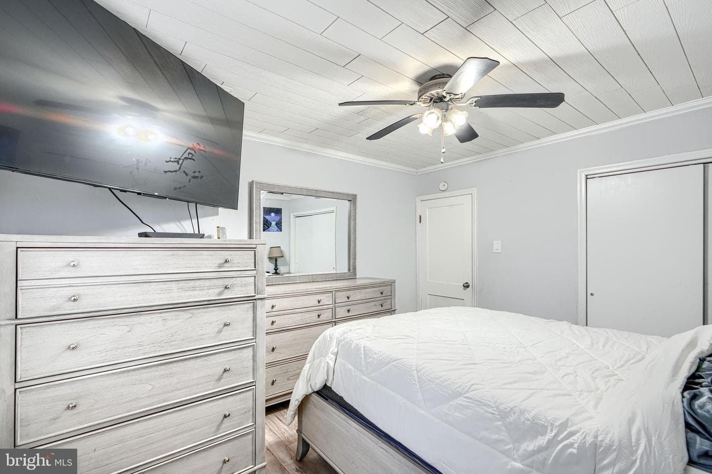 5943 Clayton Avenue photo 18