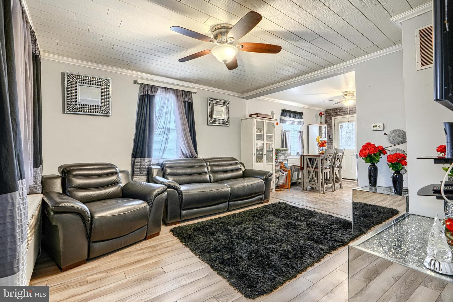 5943 Clayton Avenue photo 4