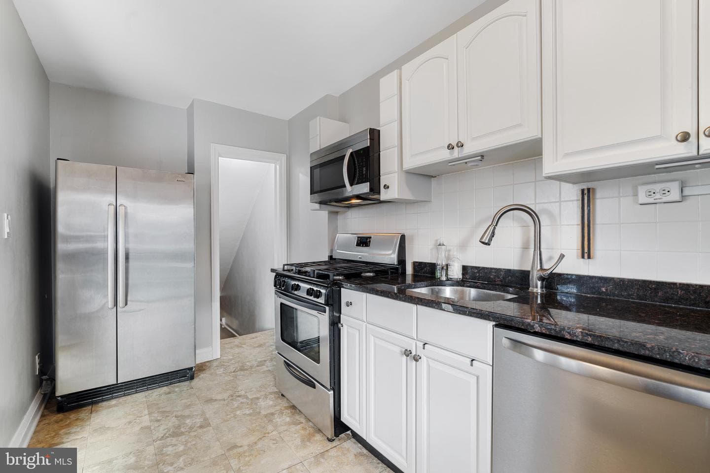201 Ridge Avenue photo 14