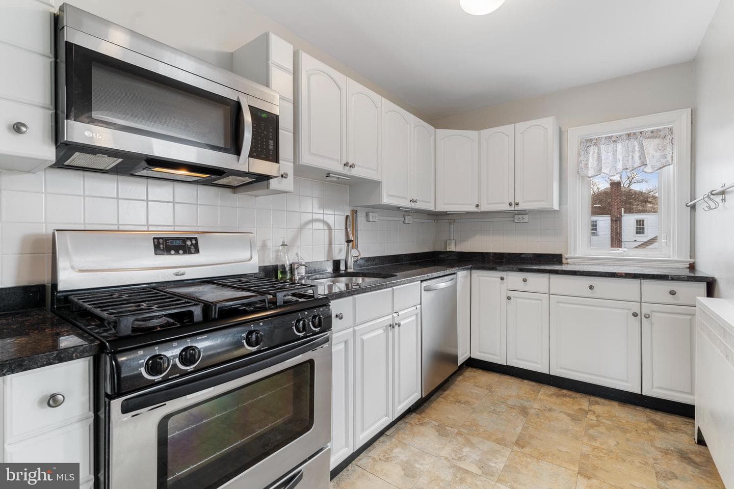 201 Ridge Avenue photo 15