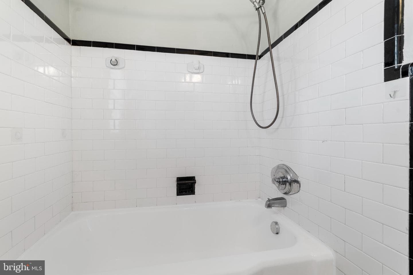201 Ridge Avenue photo 19