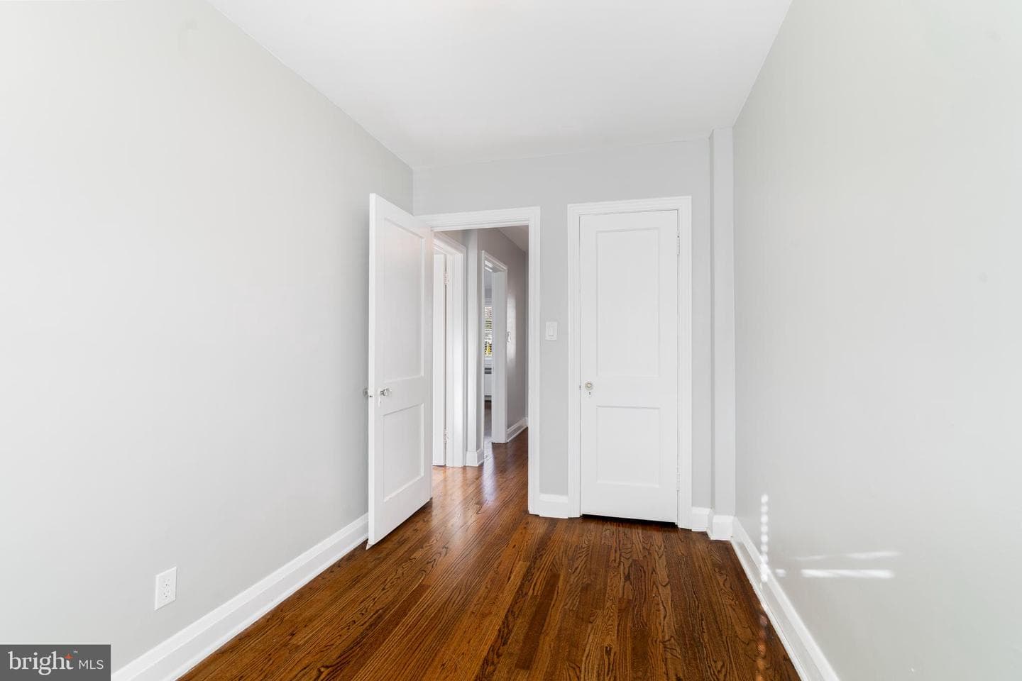 201 Ridge Avenue photo 24