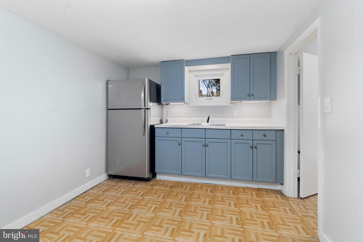 201 Ridge Avenue photo 25