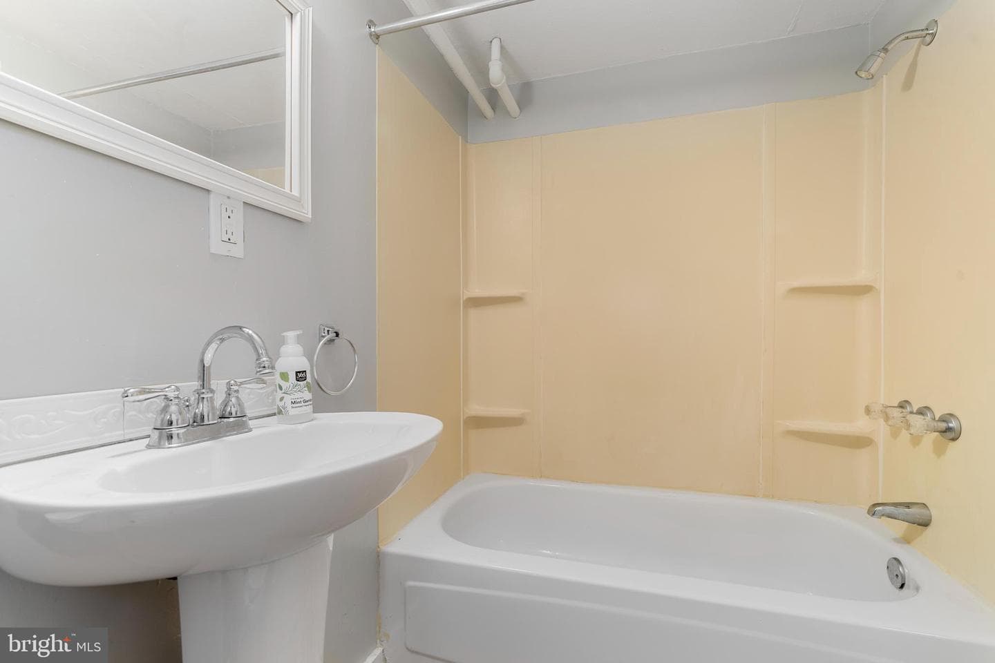 201 Ridge Avenue photo 27