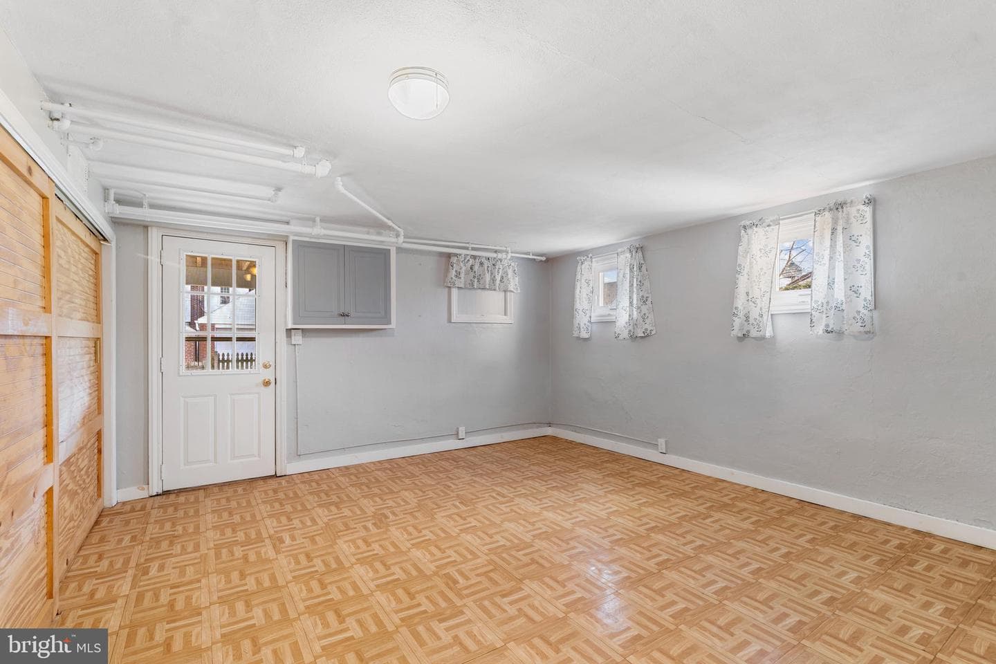 201 Ridge Avenue photo 29