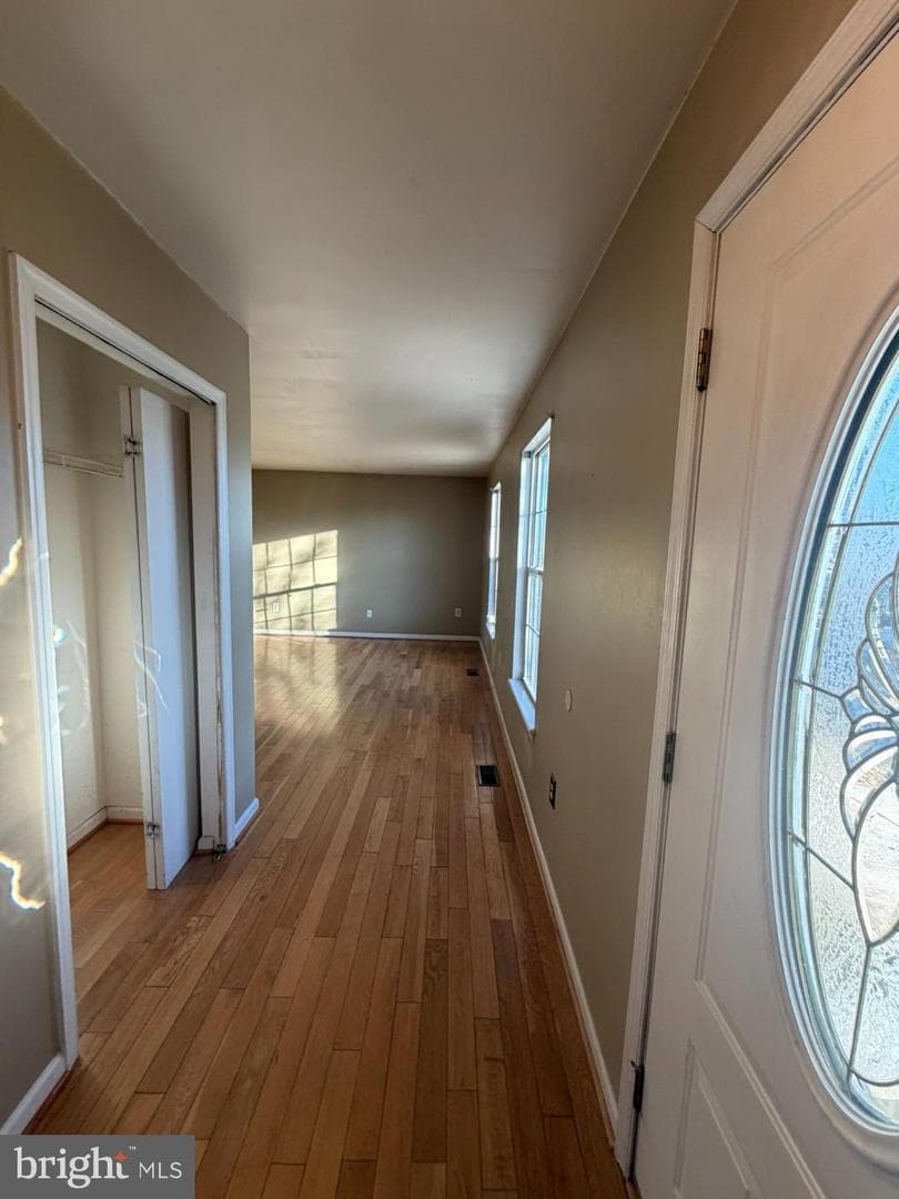 9404 Horn Avenue photo 3