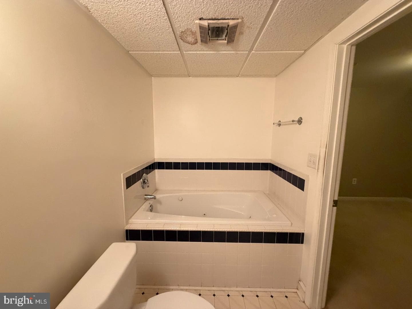 9404 Horn Avenue photo 55