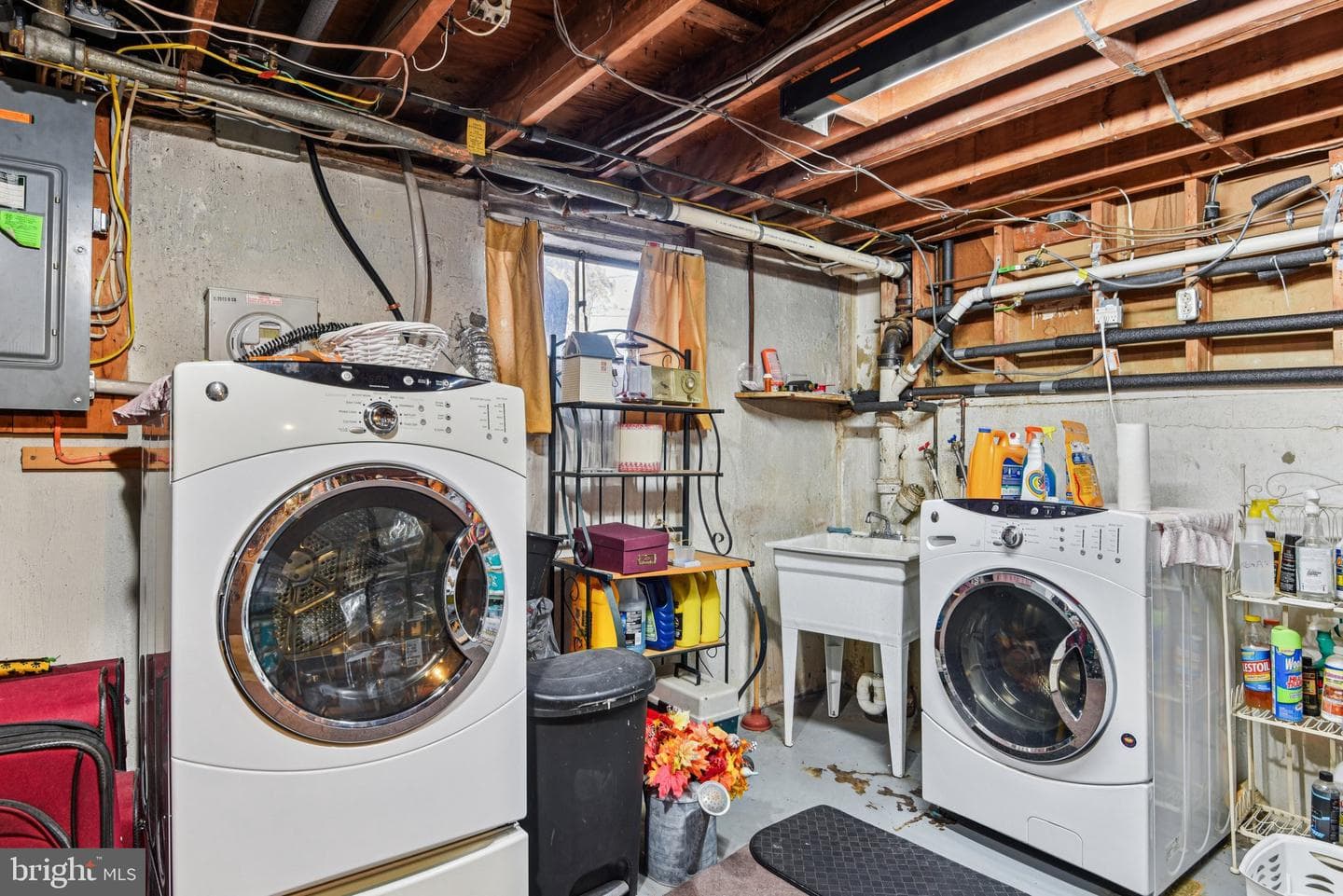 1412 Mount Airy photo 33