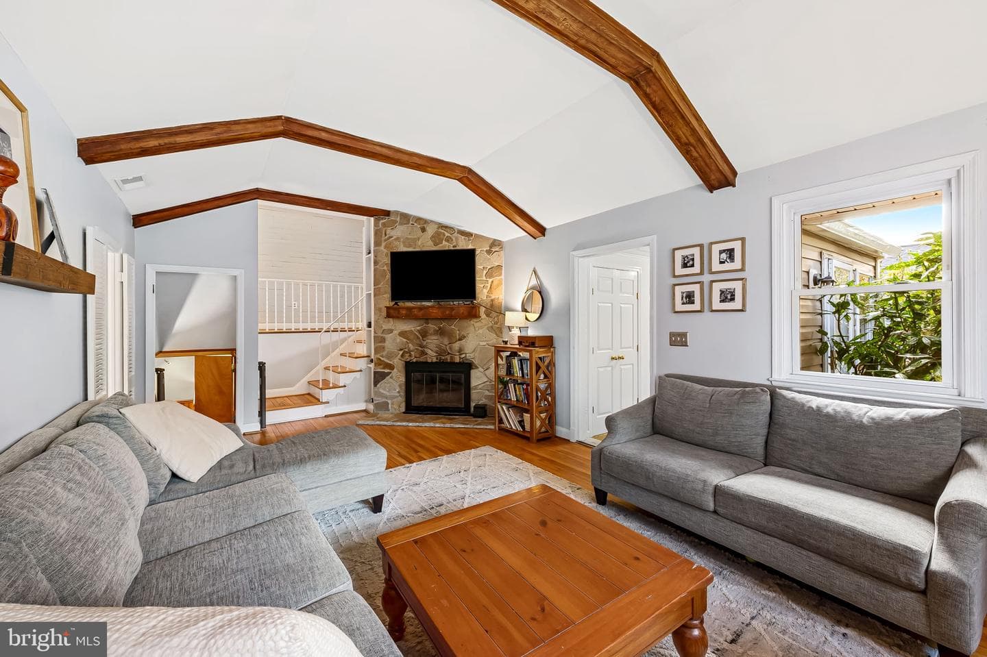 6745 Glenkirk Road photo 4