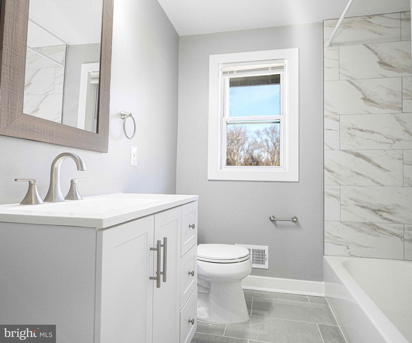 7924 Oakdale Avenue photo 19