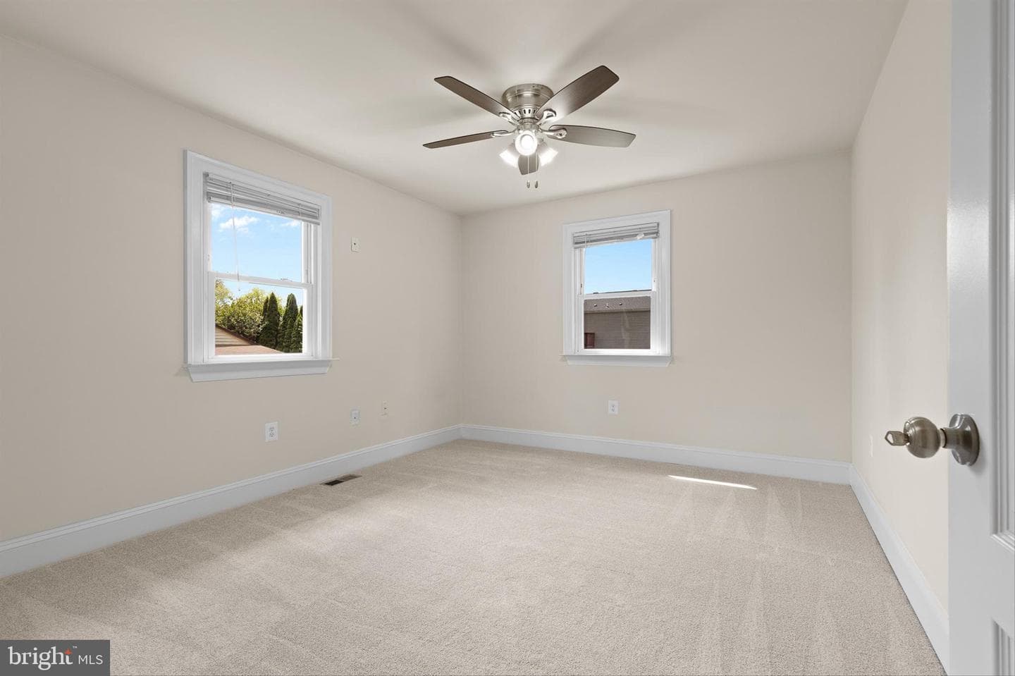 6907 Schissler Avenue photo 17