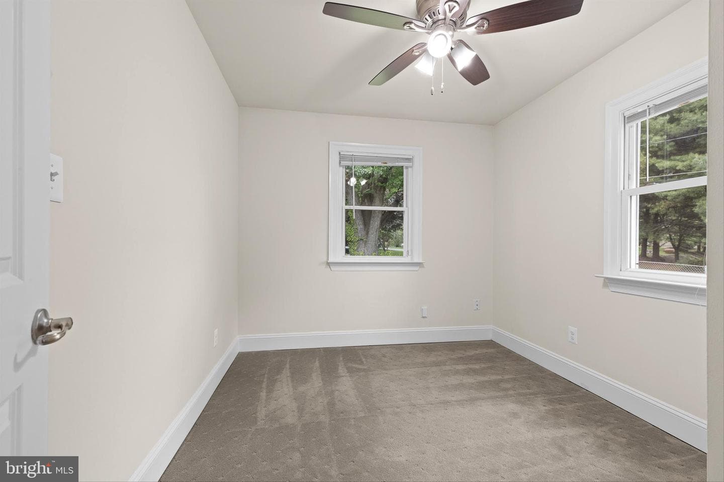 6907 Schissler Avenue photo 7