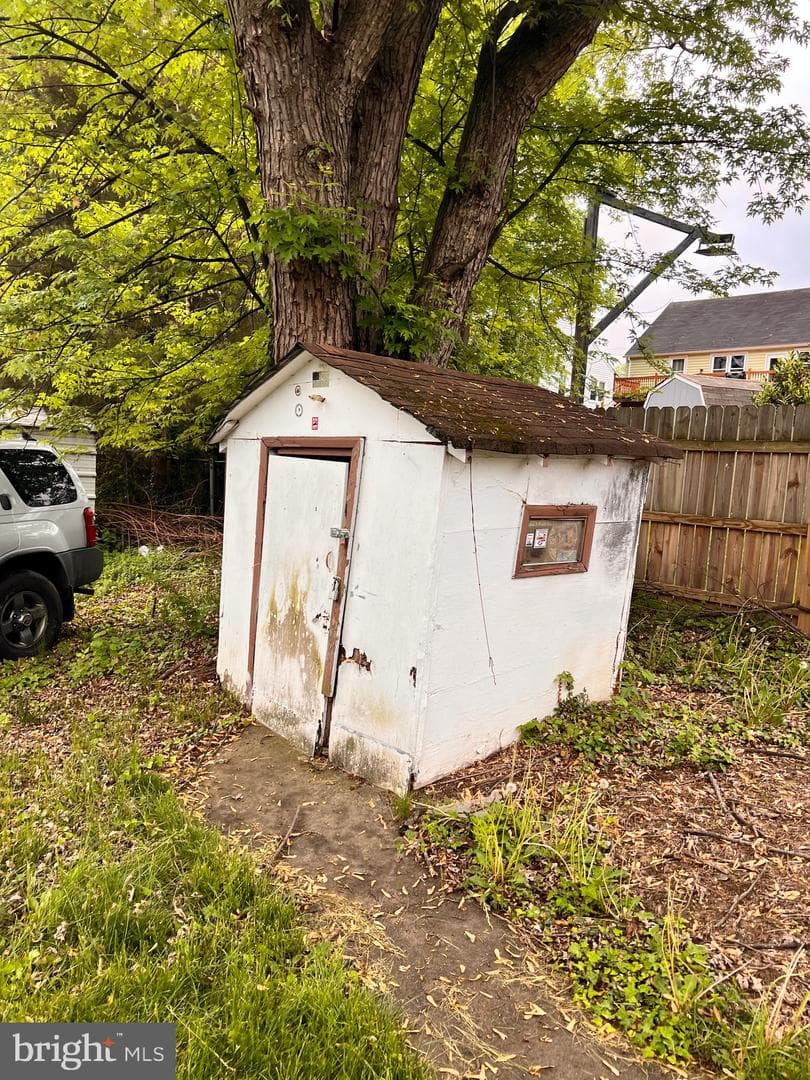 518 Ingleside Ave photo 8