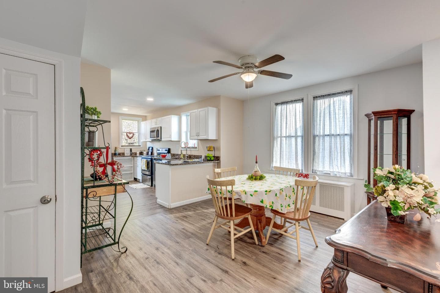 5506 Carville Avenue photo 4