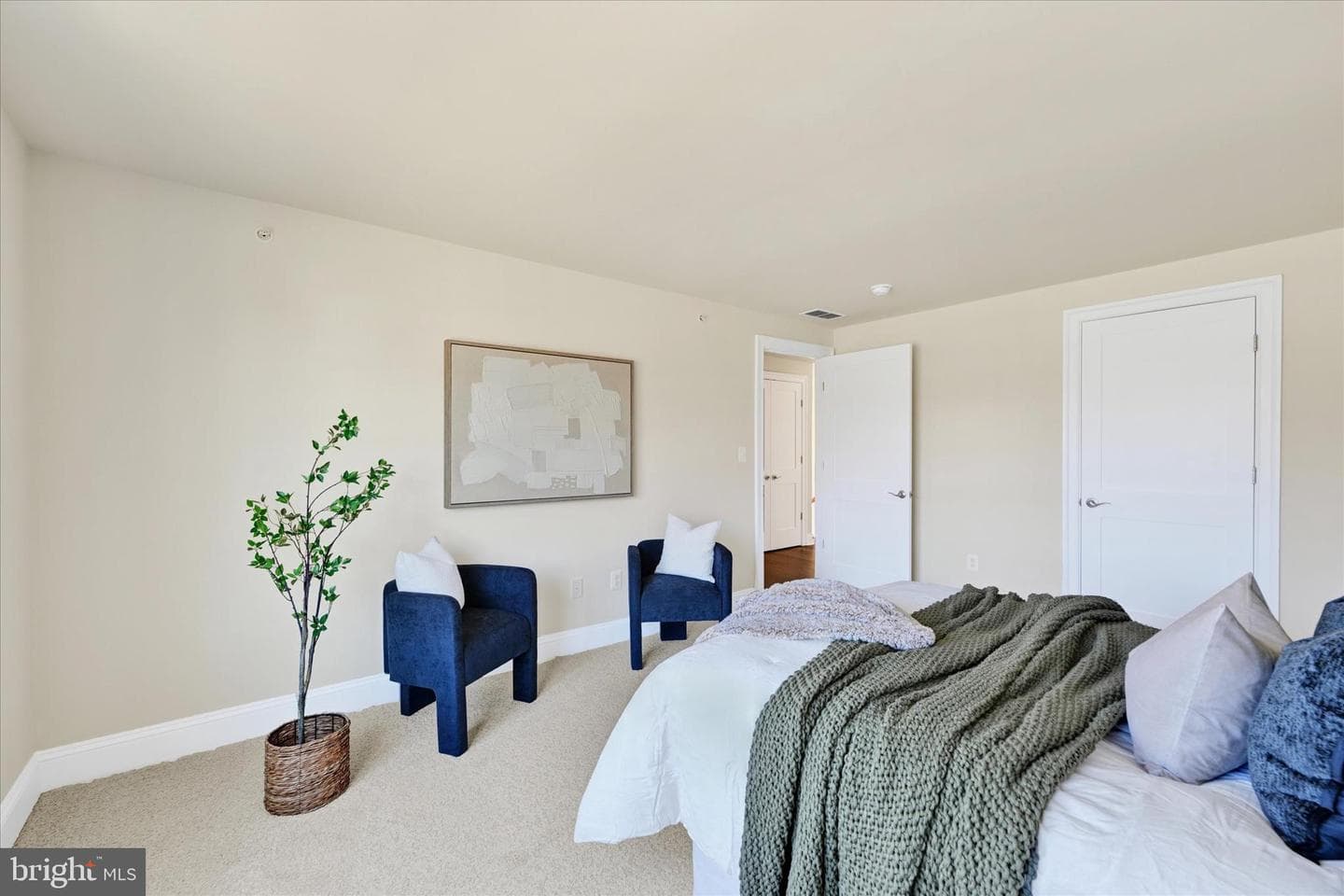 146 Villabrook Way photo 32