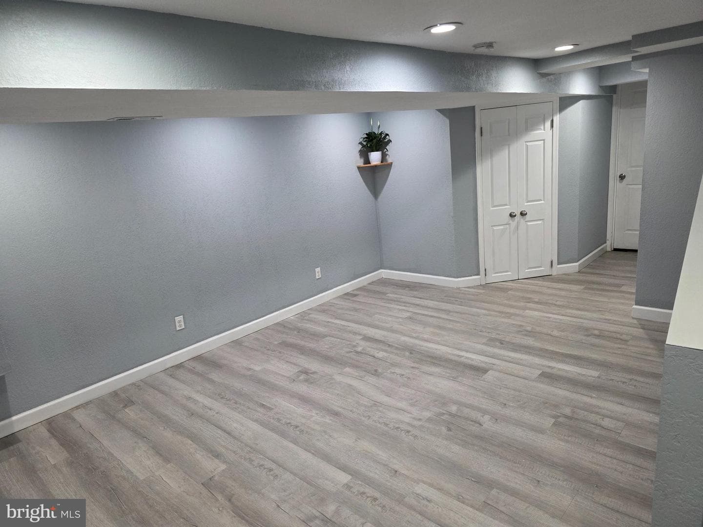1403 Delvale Avenue photo 4