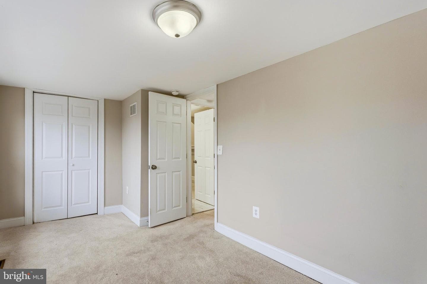 8000 Oakleigh Road photo 26