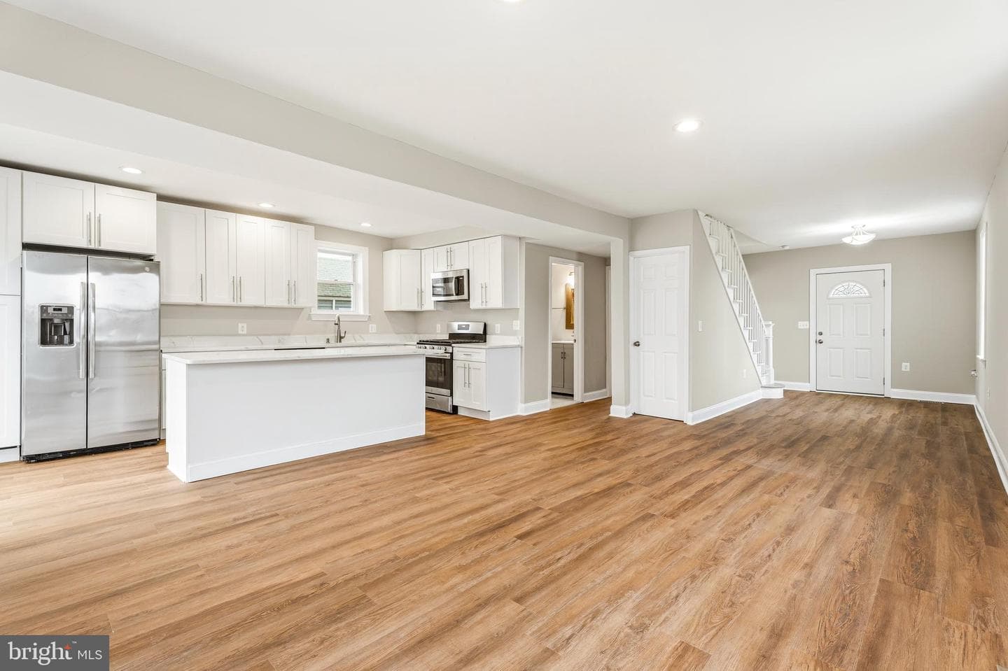 8000 Oakleigh Road photo 5