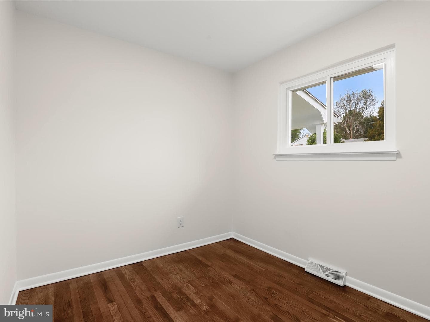 3525 Cabot Road photo 25