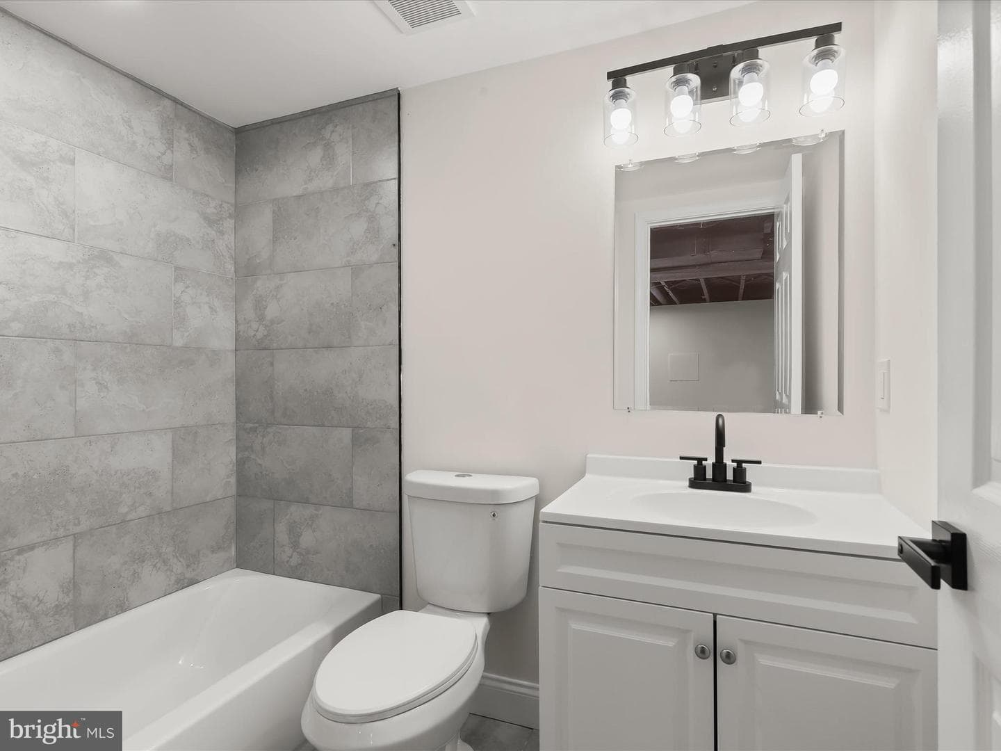 3525 Cabot Road photo 33