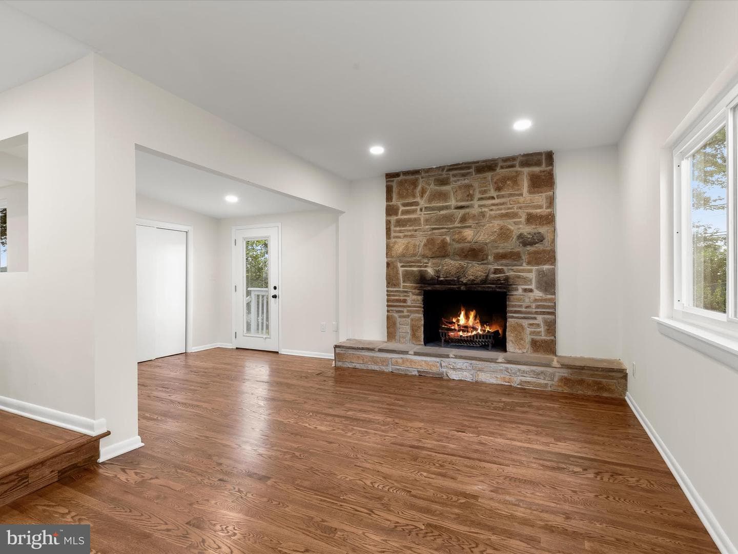 3525 Cabot Road photo 4