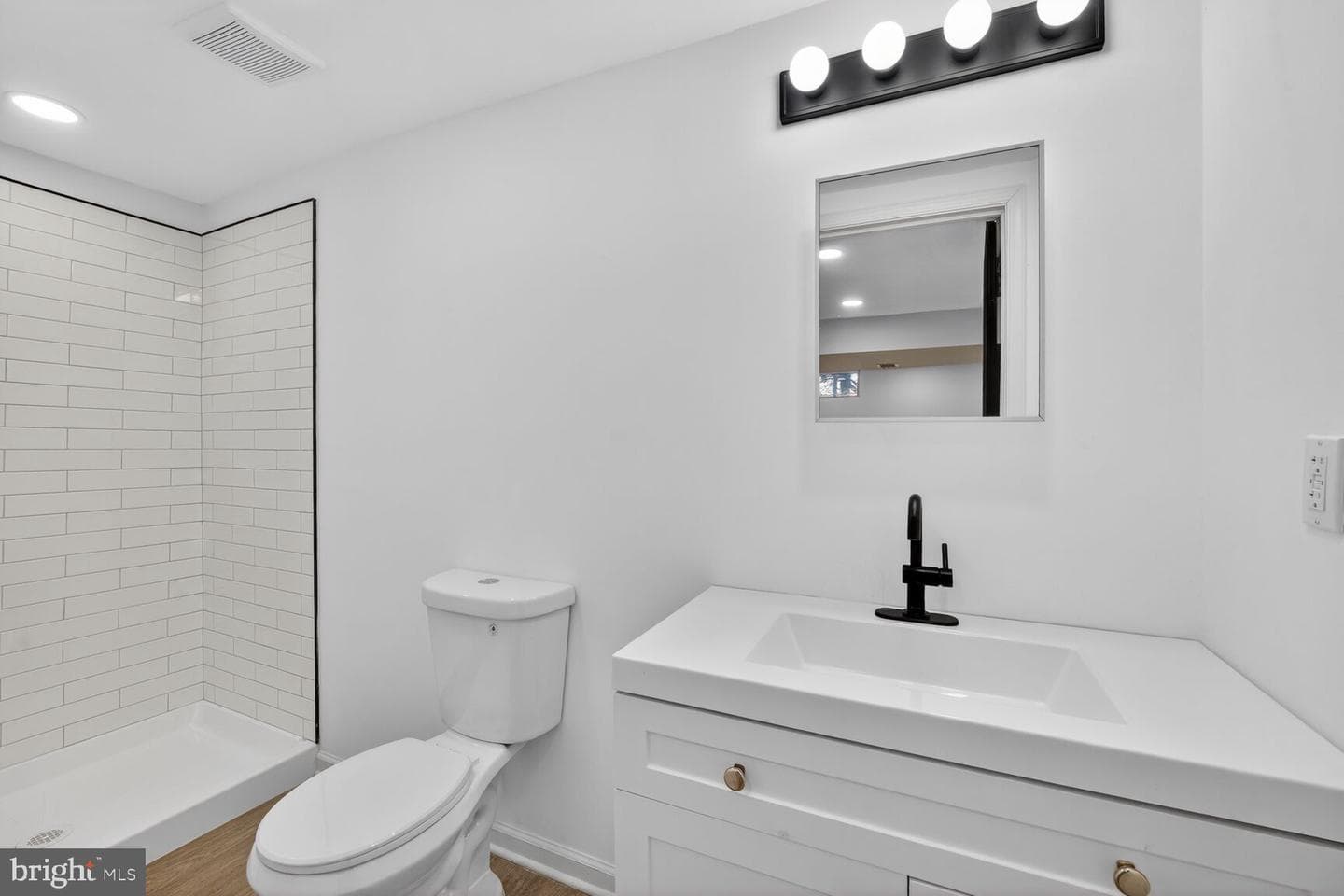 3827 Rayton Road photo 11