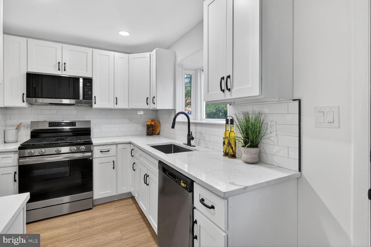 3827 Rayton Road photo 25