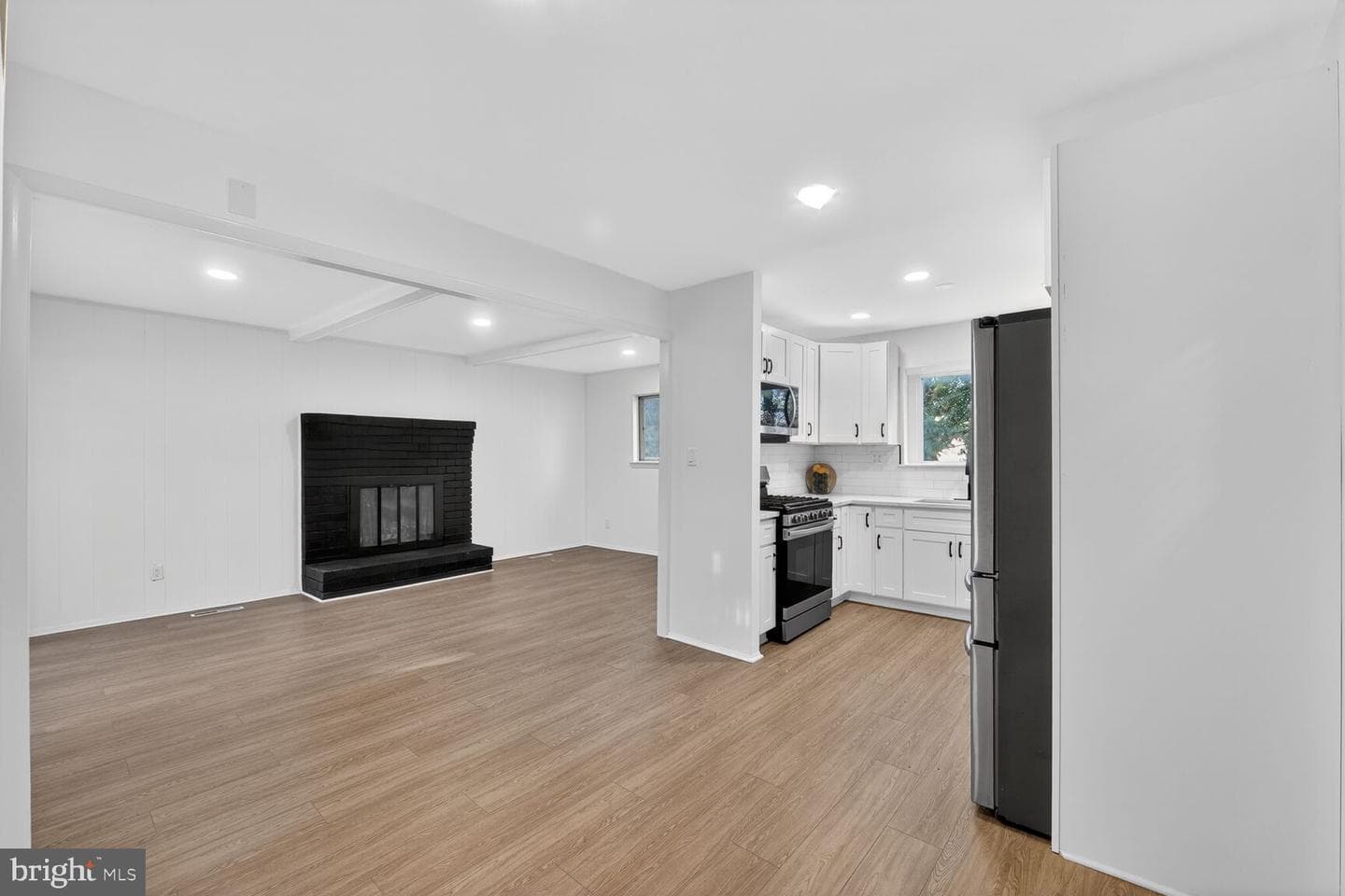 3827 Rayton Road photo 27