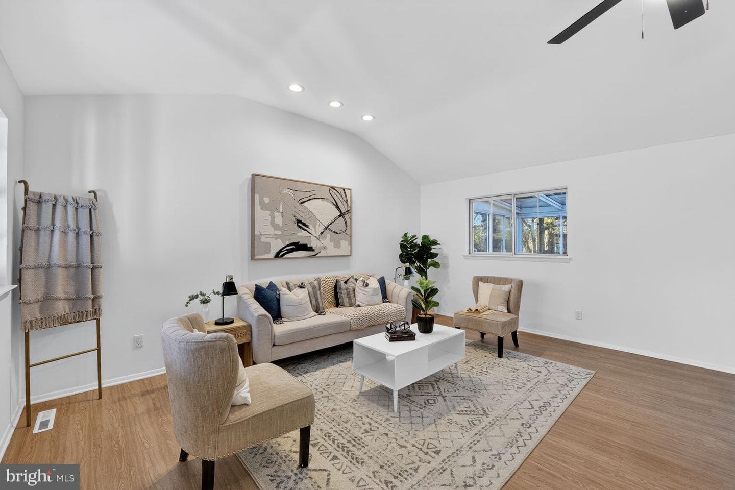 3827 Rayton Road photo 28